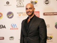 052Actrahangloose-tiff