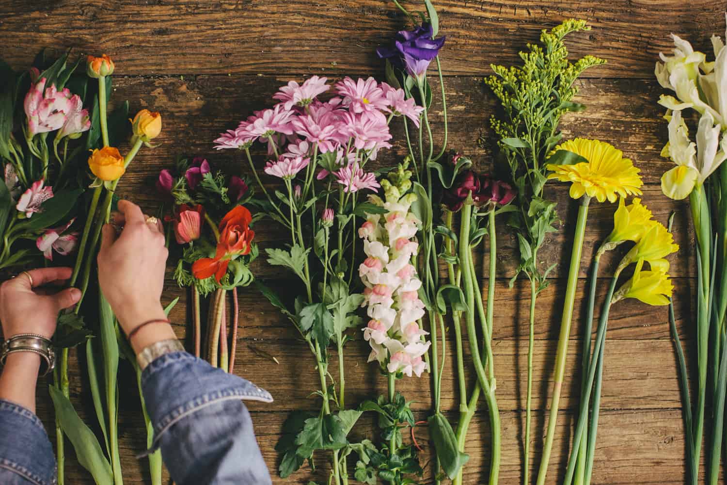A Flower Hunt Four Gorgeous And Unconventional Bouquets